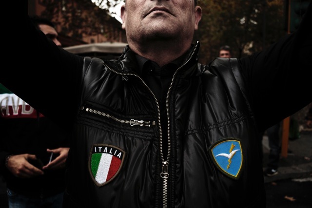 Una manifestazione organizzata dai comitati di quartiere delle periferie della capitale contro l’operato del sindaco, l’immigrazione e il degrado della città, il 15 novembre 2014. - Christian Mantuano, OneShot